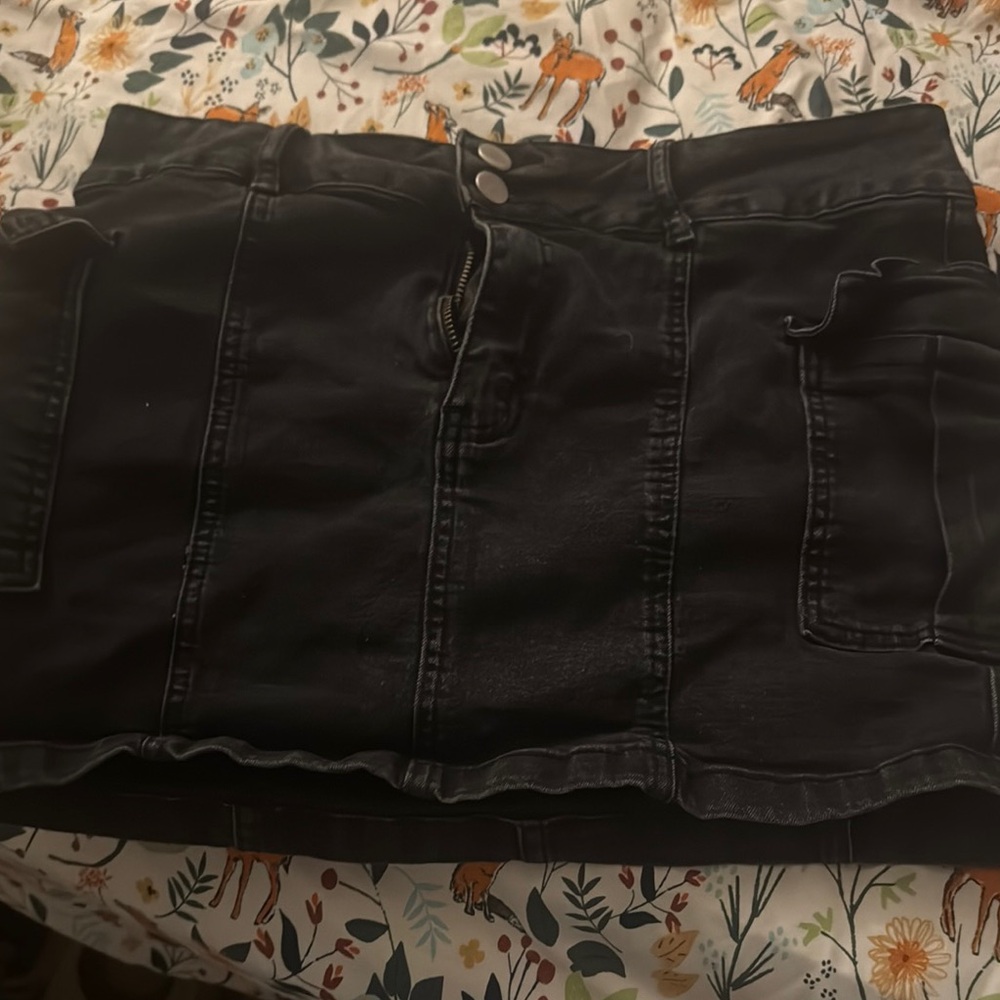 Stylish Black Denim Skirt